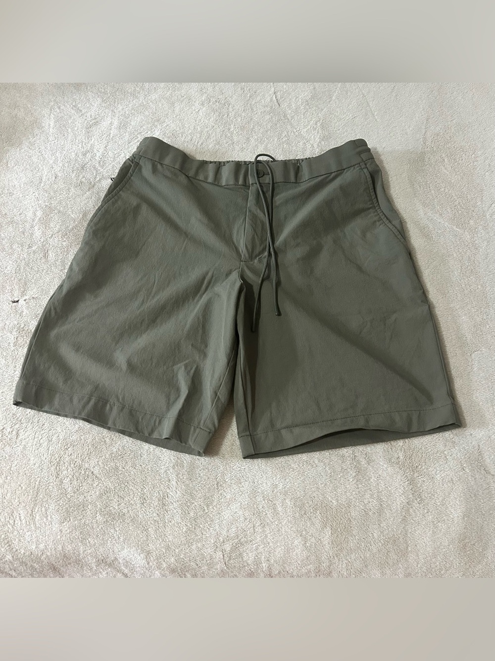 Banana Republic  Quick Dry Hybrid Short Sz 30 Army Green Nylon Blend